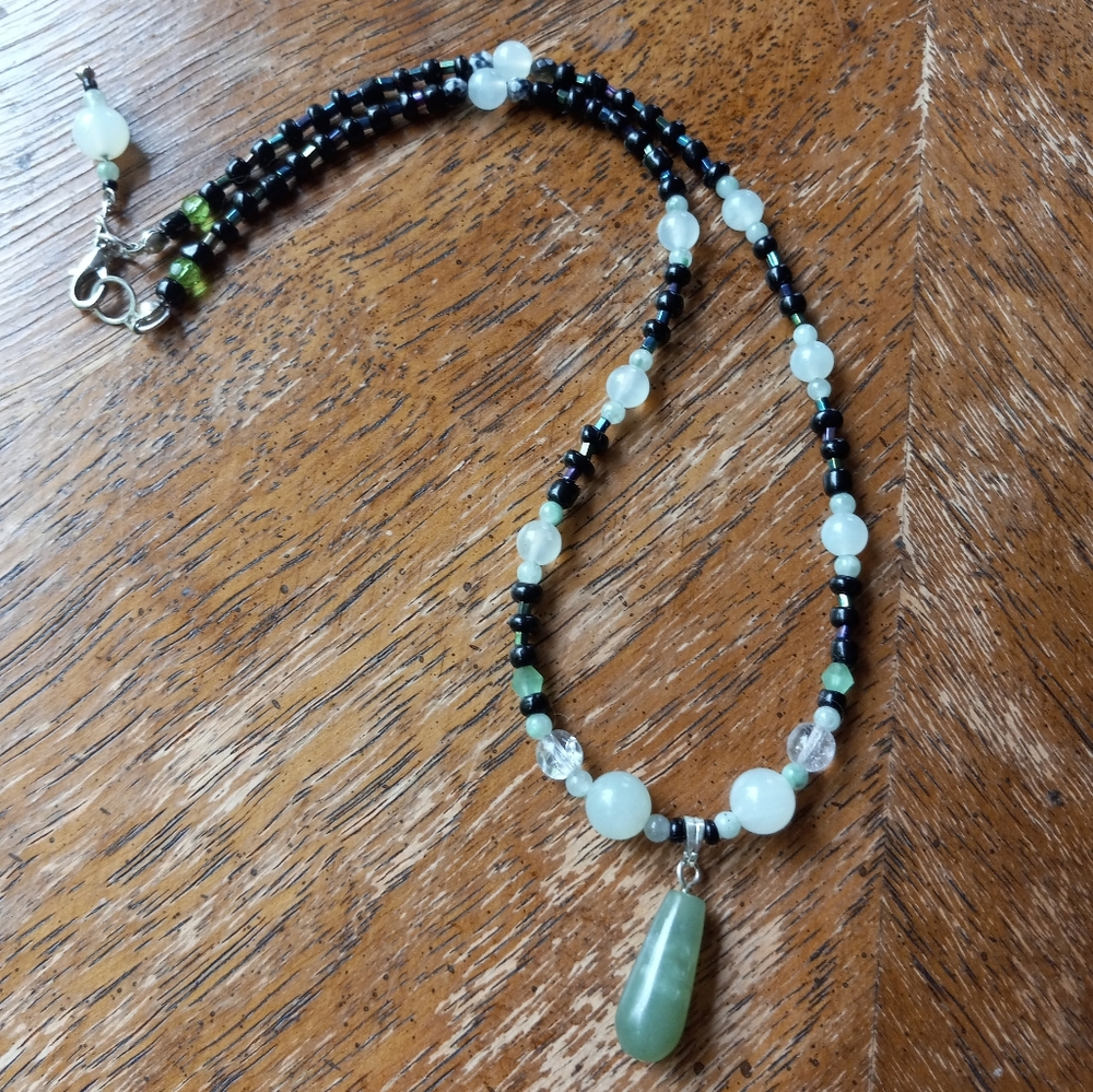 Jade Crystal Beaded Necklace!!!! - Picture 6 of 10